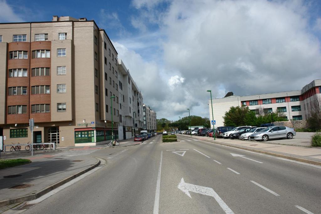 Hostal Campus Burgo Exterior foto